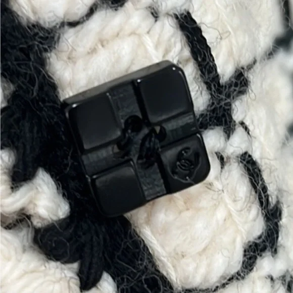 CHANEL Vintage Wool Boucle Long Jacket - Picture 5 of 16